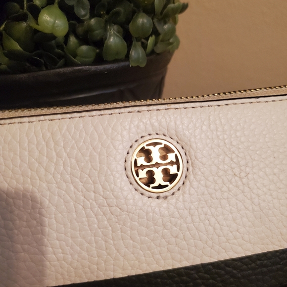 TORY BURCH Perry White Deep Blue Black Colorblock Pebbled Leather Crossbody Bag - Picture 2 of 14